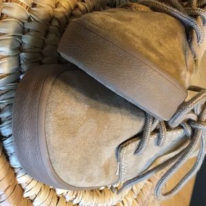 GAP Shoes - Tot size 9 Gap lace up shoes, super cute for fall! GAP Shoes - Tot size 9 Gap lace up shoes, super cute for fall!